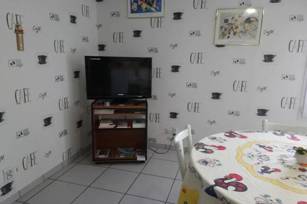Chez Fabienne T2 Apartment Le Breuil-sur-Couze France